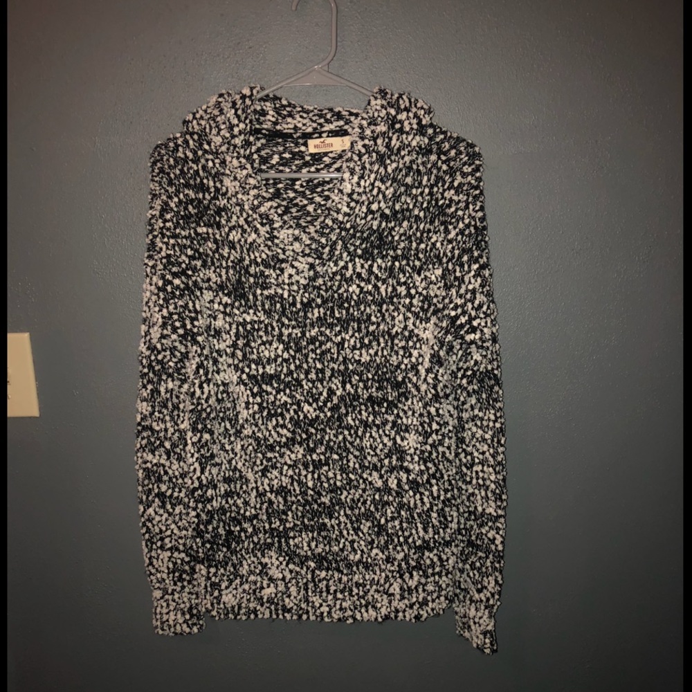 Hollister sweater